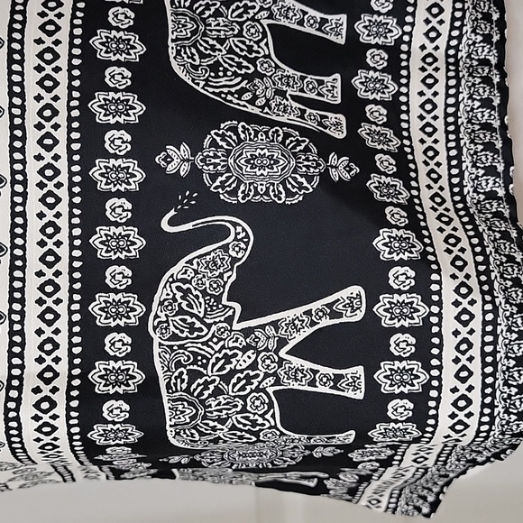 Live 4 Truth Size M Black and Cream Boho Paisley Pattern Blouse with Elephants - Picture 3 of 12